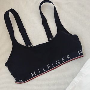 (never worn) TOMMY HILFIGER SPORTS BRA